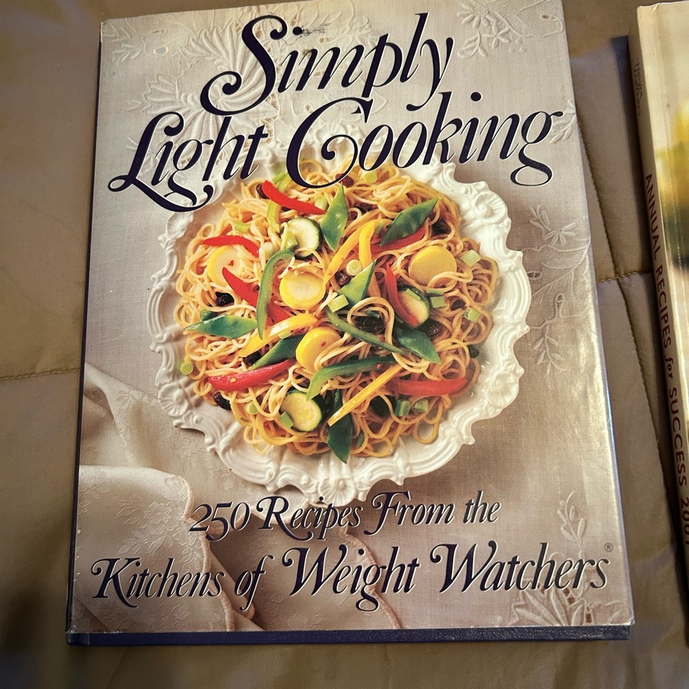 Weight Watchers Simply Light Cooking - Elegant Cream Cover